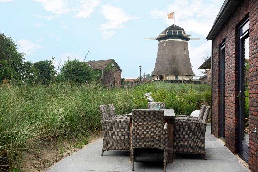 Zicht op de Molen by Droomvilla Egmond aan den Hoef Buitenkant foto